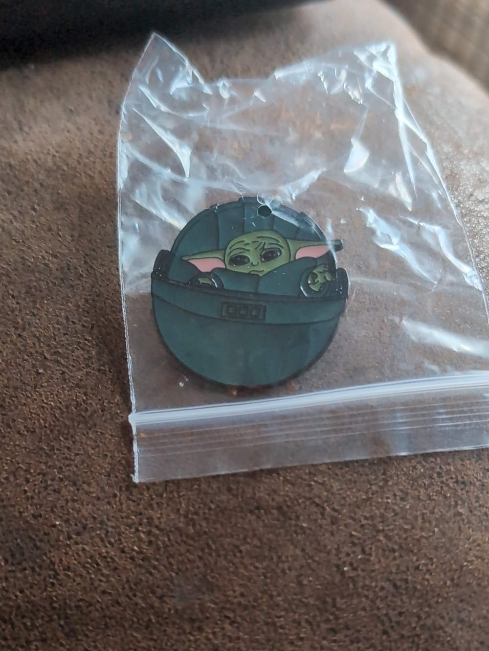 3/8⚡ Grogu In Teal Floating Pod Pin